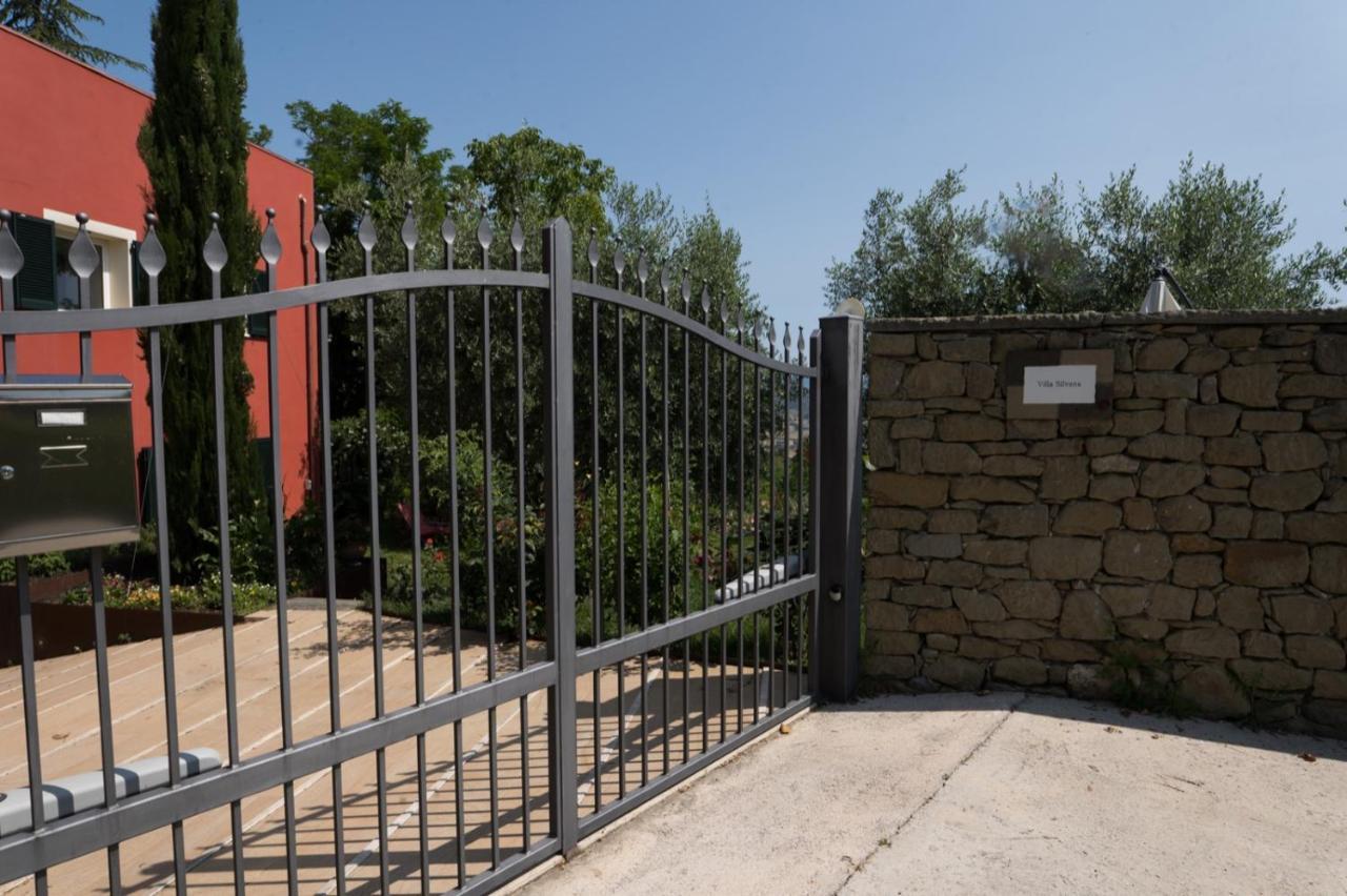 Villa Silvana - Apt Giulia & Michela With Terrace & Parking ペルージャ エクステリア 写真